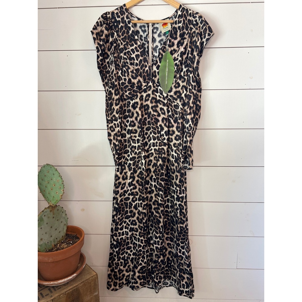 NWT Farm Rio Leopard neutral Print Dress V-Neck Long Sleeve Small